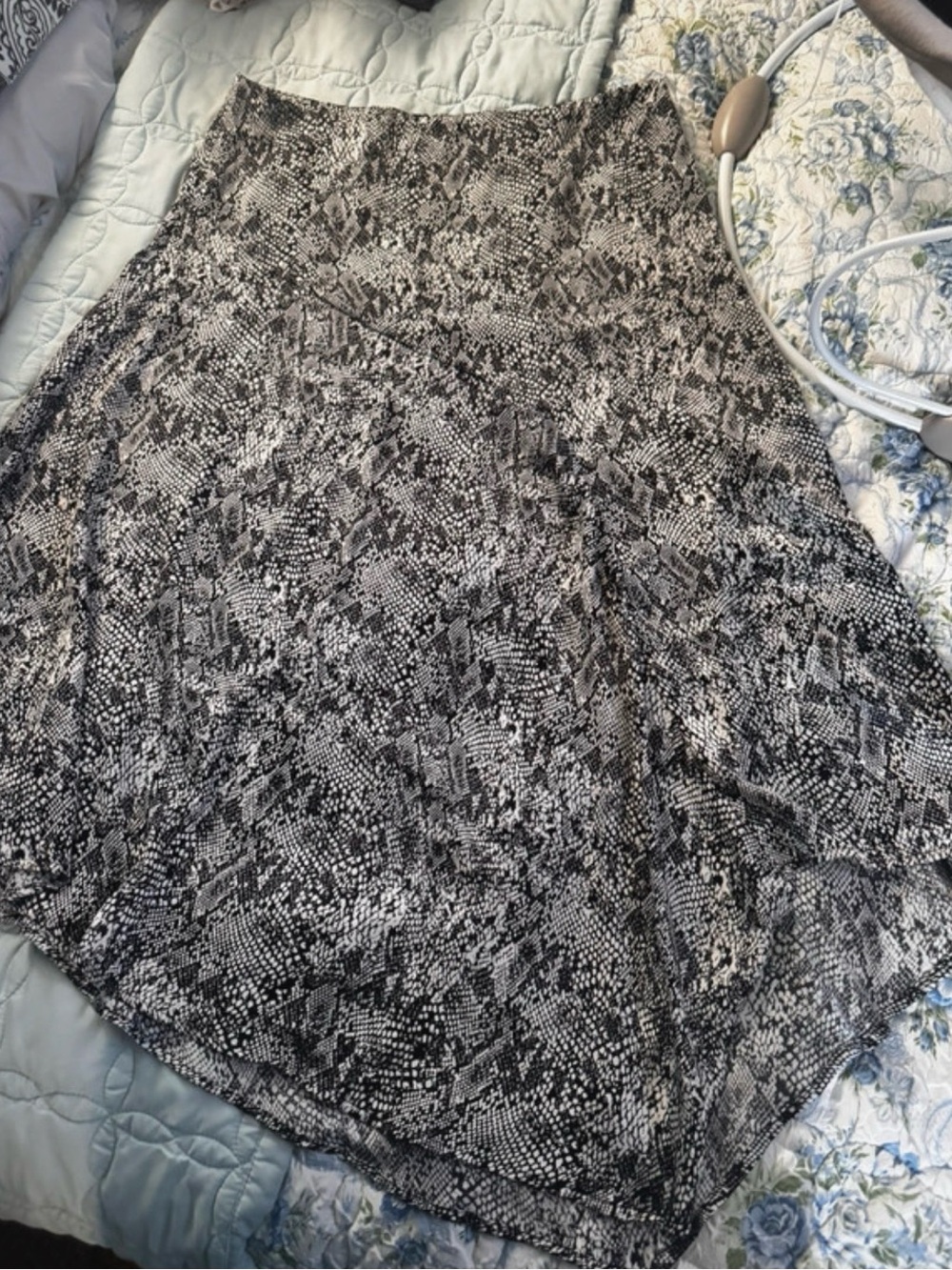 Worthington Black and White Snake Print Skirt